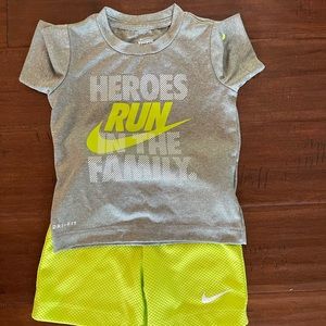 Nike Boys 2T Set